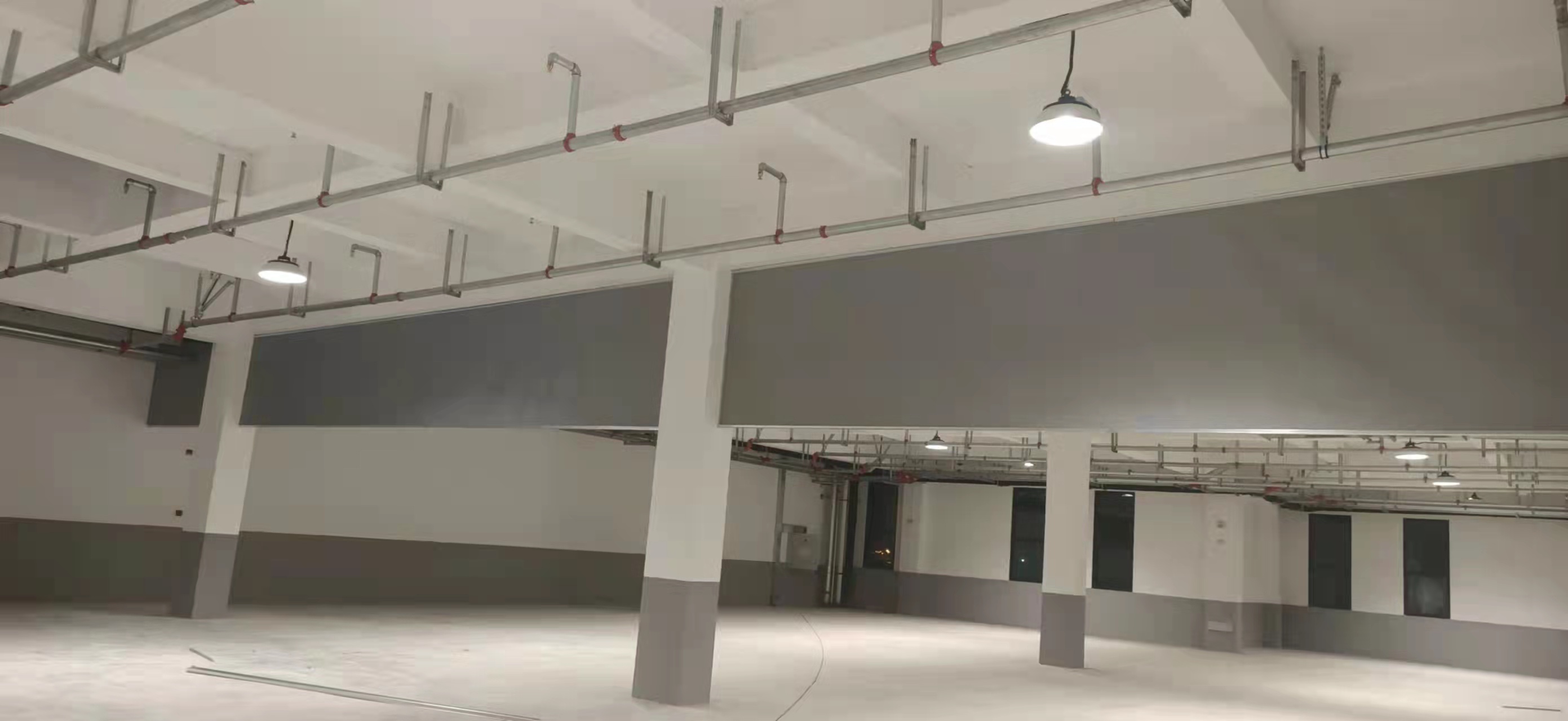 江蘇擋煙垂壁廠家介紹-不同材質(zhì)的擋煙垂壁在哪些場所適用？